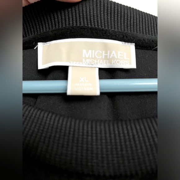 Michael Kors Open Shoulder Top - Picture 5 of 8